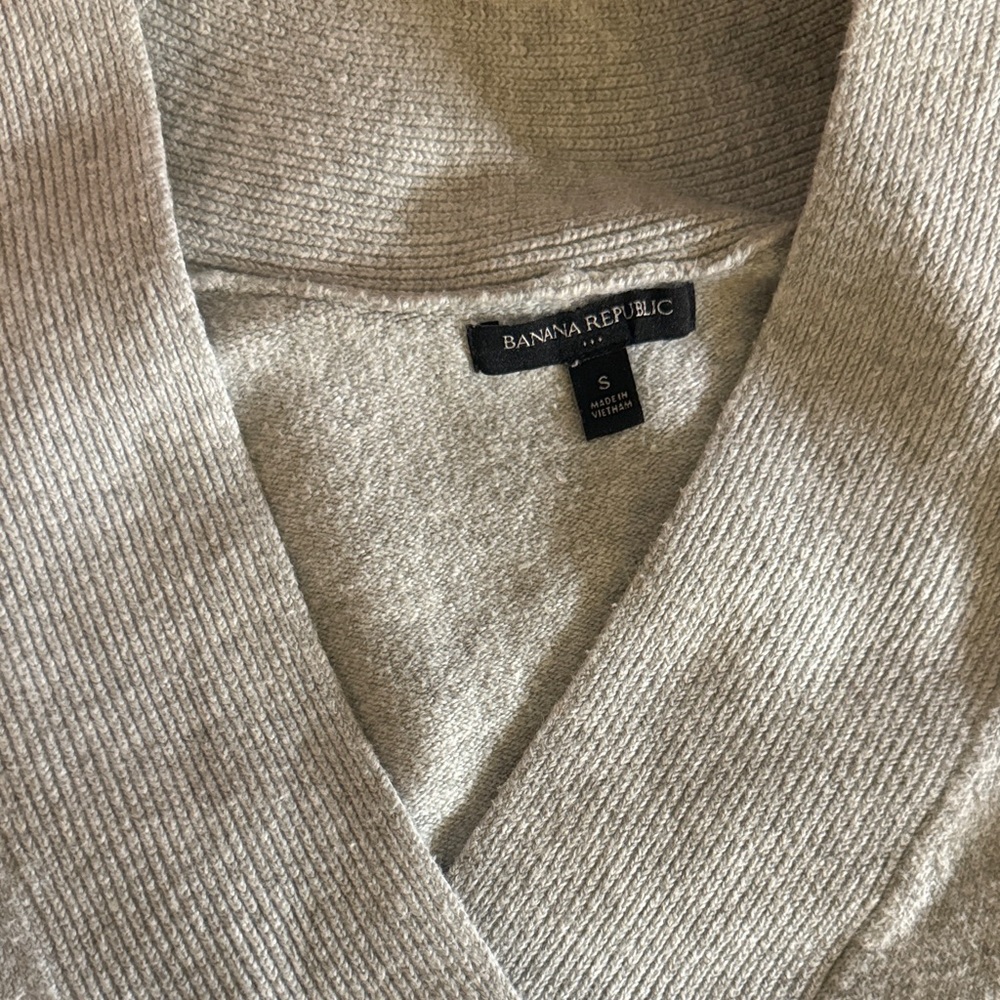 Banana Republic Light Gray V-Neck Luxurious Soft oversized Sweater